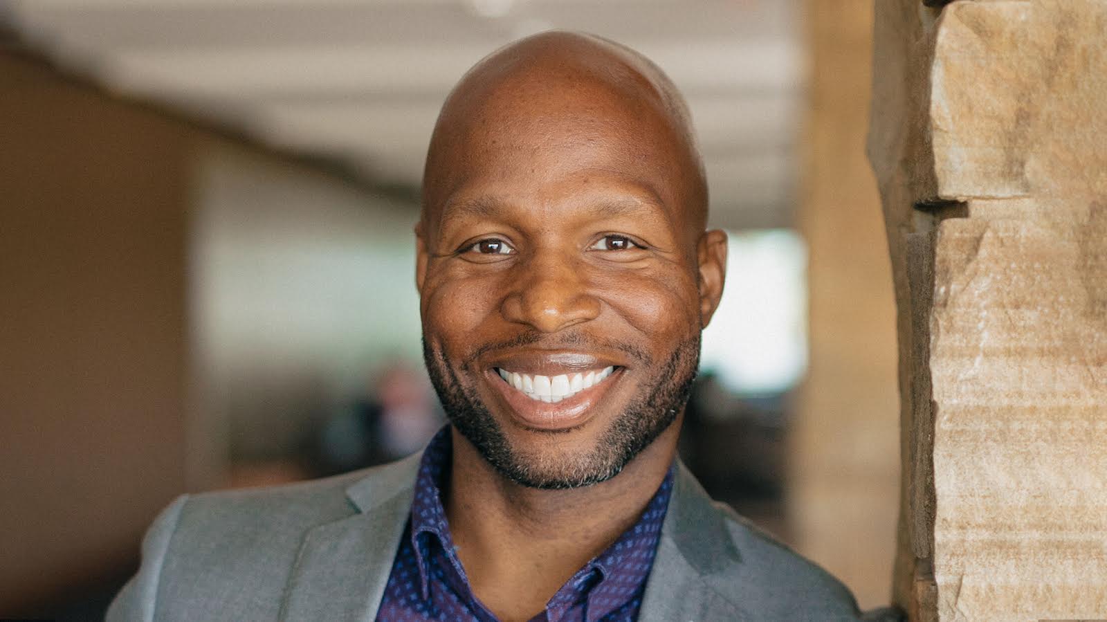 Mondoe Davis headshot